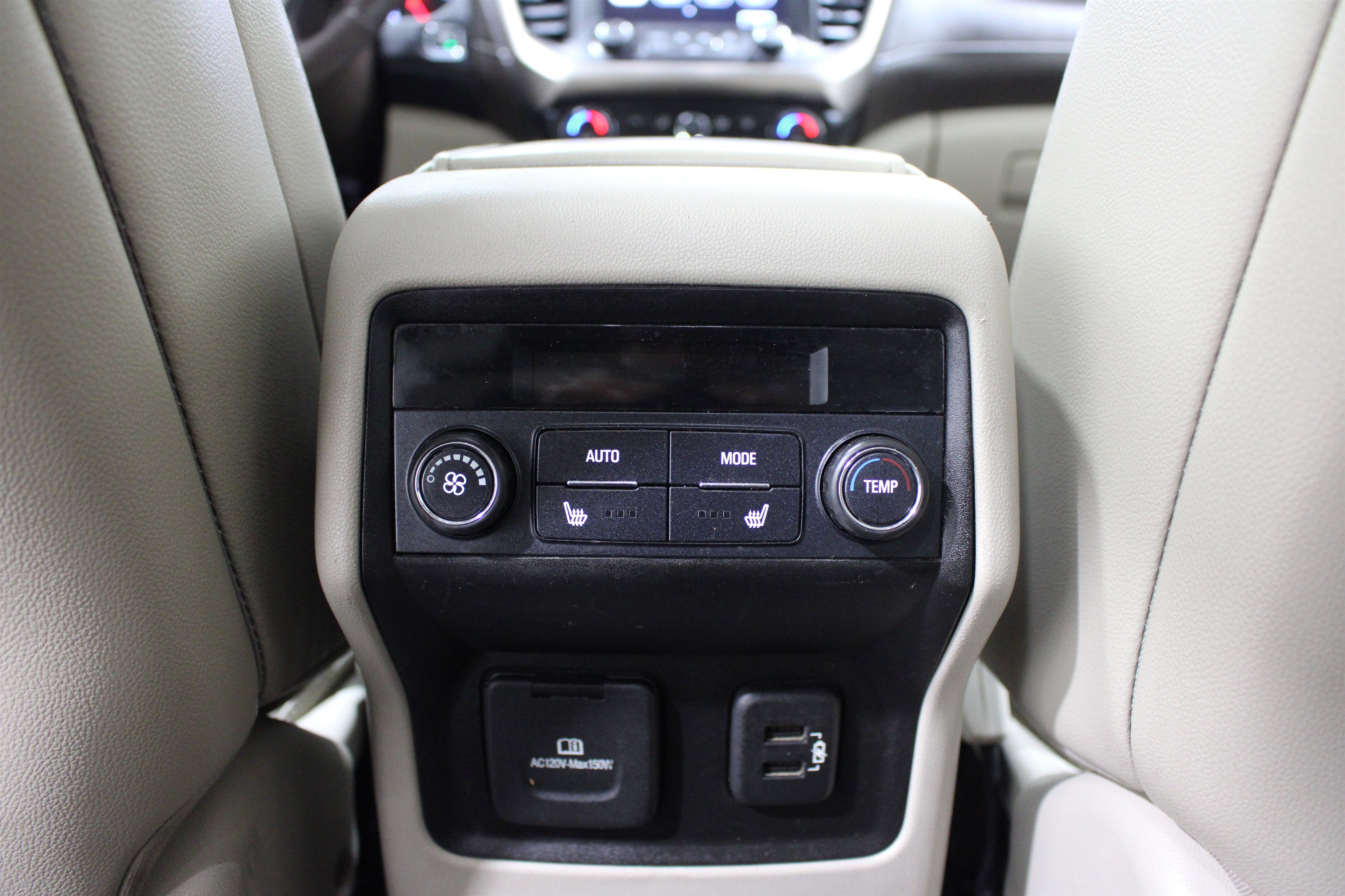 Used 2019 GMC Acadia Denali w/ Technology Package AWD/4WD image 26