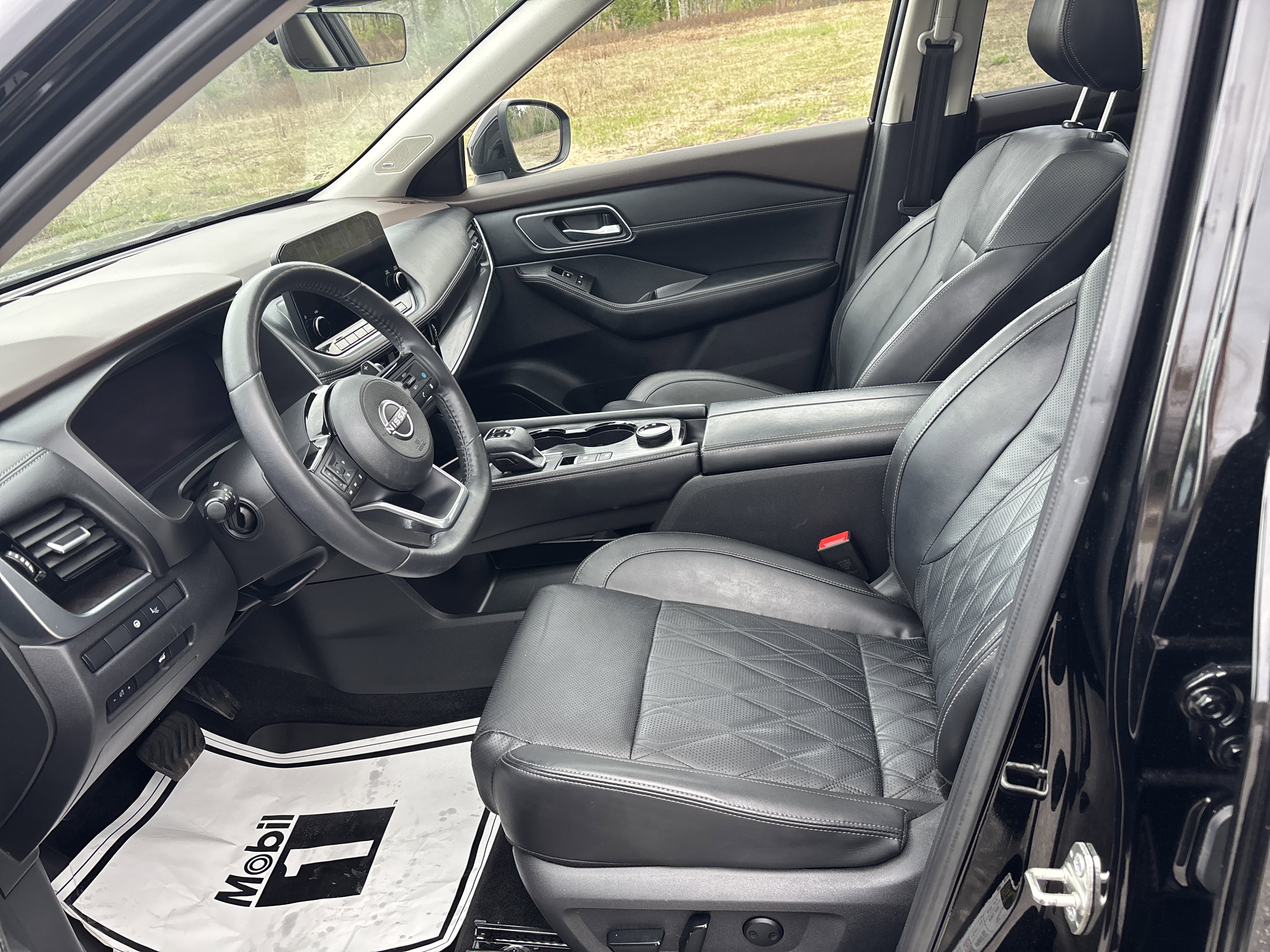 Certified 2023 Nissan Rogue Platinum w/ Platinum Premium Package AWD/4WD image 14