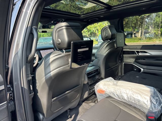 New 2026 Jeep Grand Wagoneer L Limited AWD/4WD image 9