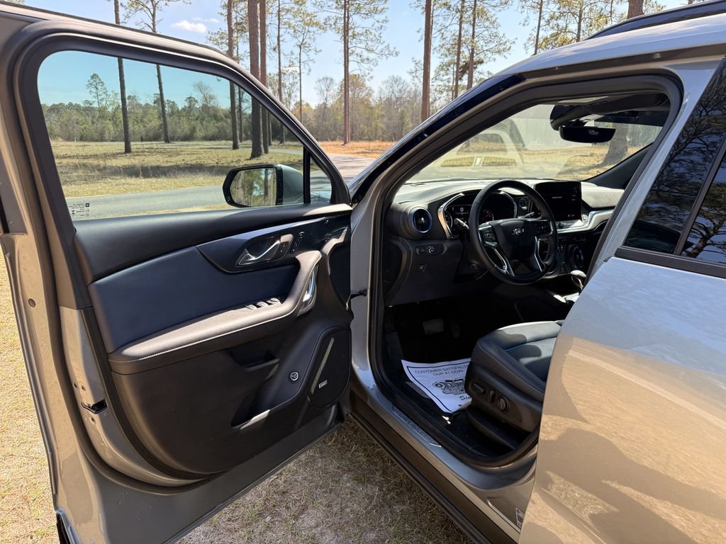 New 2025 Chevrolet Blazer RS w/ Driver Confidence II Package FWD image 13