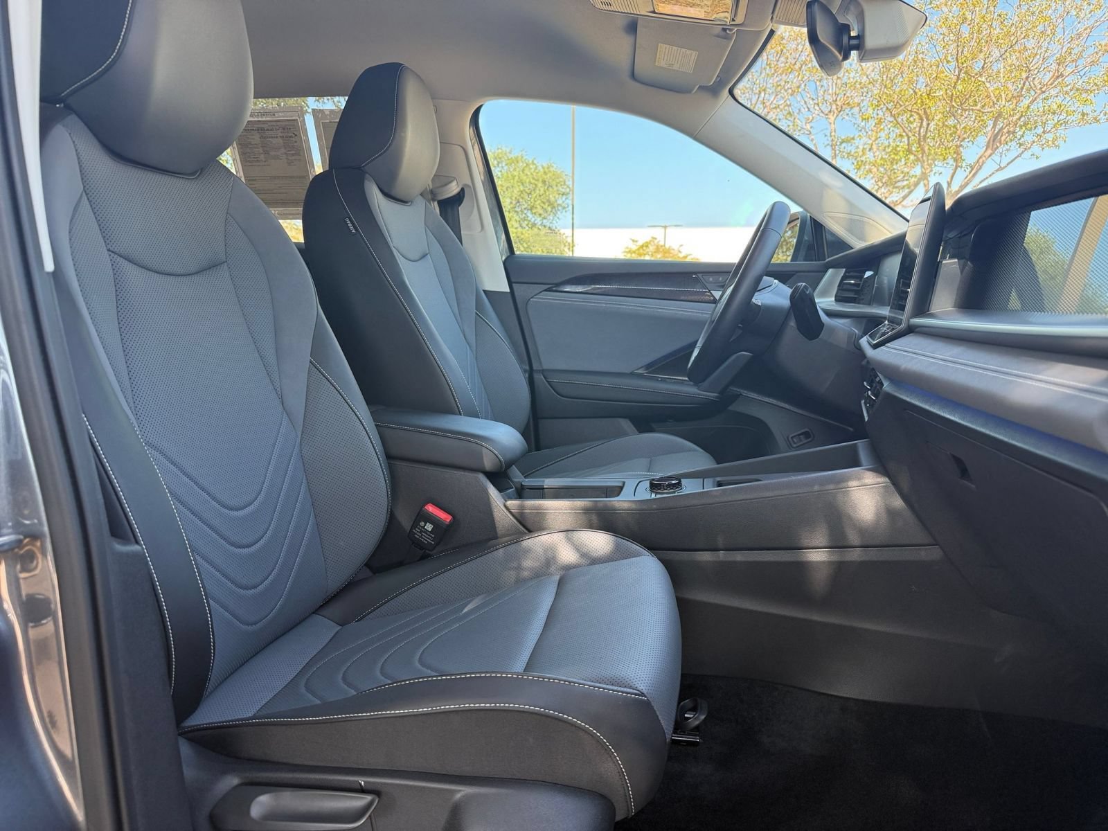 Used 2026 Volkswagen Tiguan SE AWD/4WD image 37