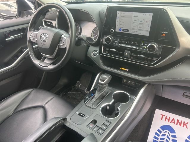 Used 2024 Toyota Highlander XLE image 27