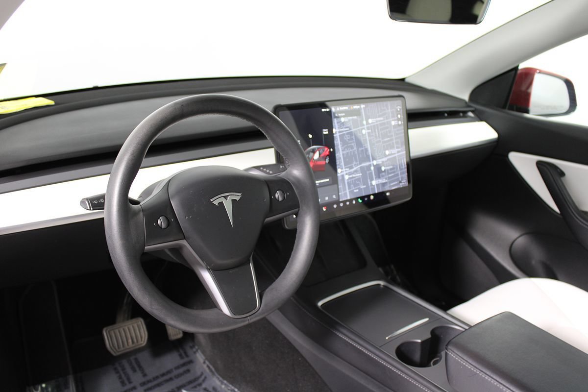 Used 2022 Tesla Model Y Long Range AWD/4WD image 19