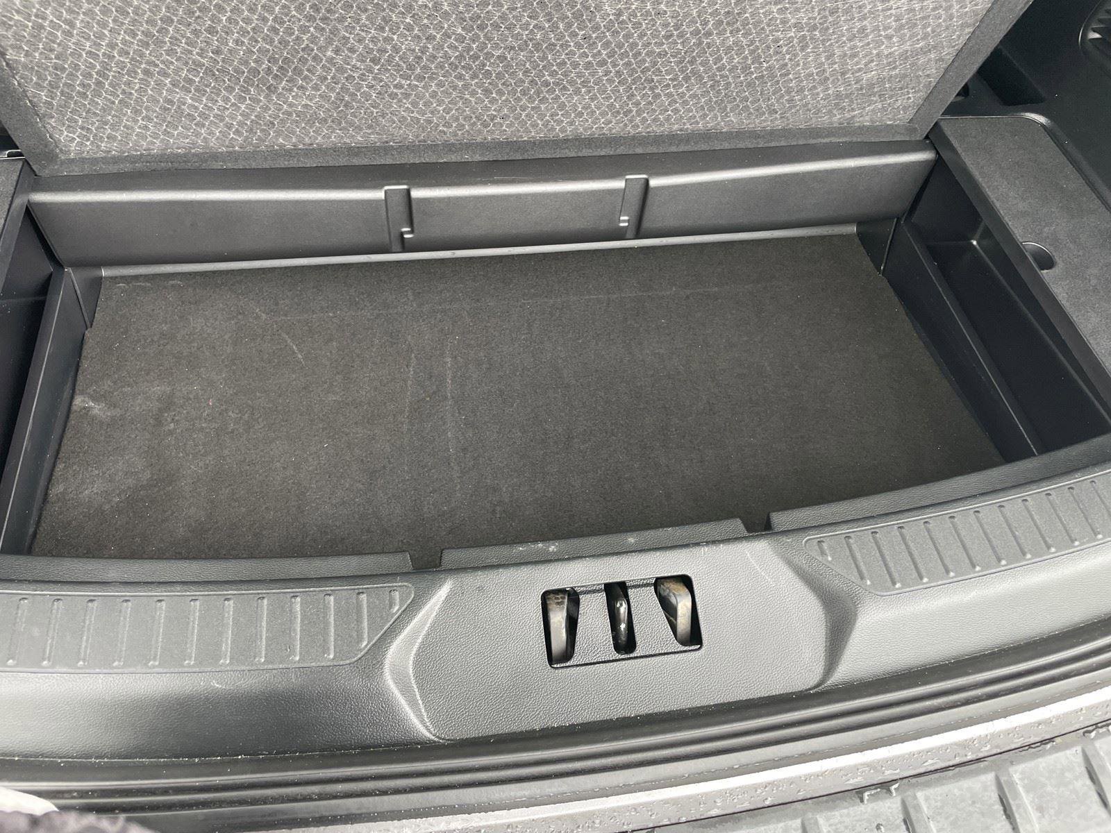 Certified 2022 Ford Explorer XLT w/ Equipment Group 202A image 36