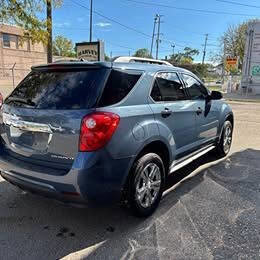 Used 2012 Chevrolet Equinox LT w/ Driver Convenience Package image 2