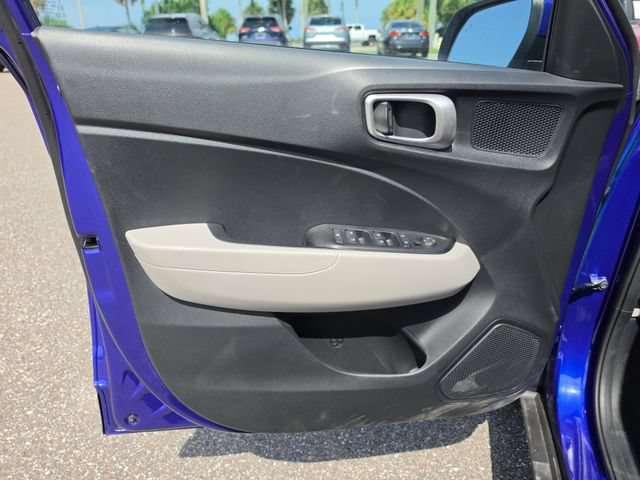 Used 2024 Hyundai Venue SEL FWD image 15