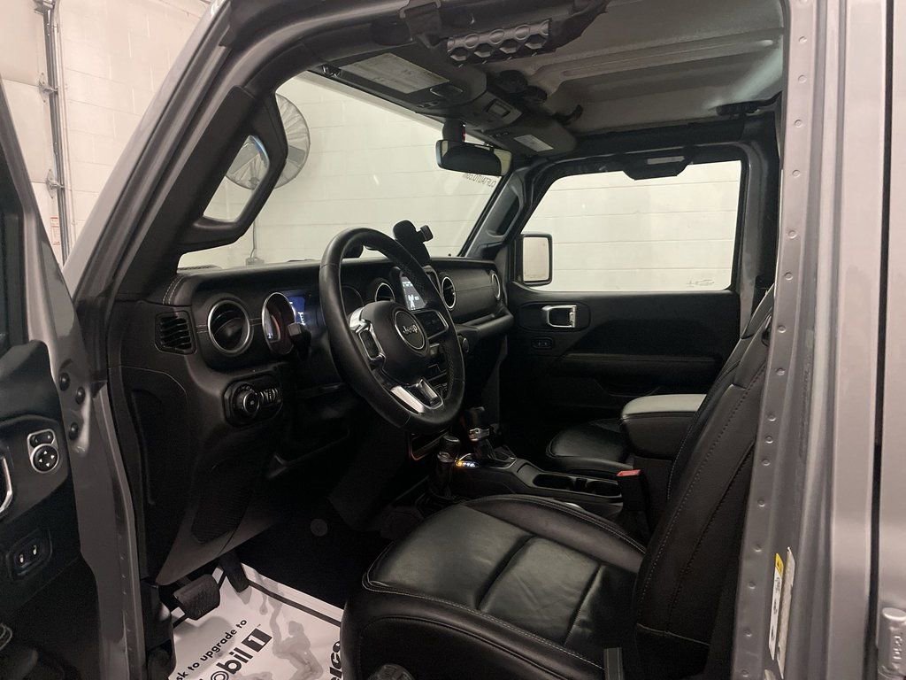Used 2018 Jeep Wrangler Unlimited Sahara w/ Uconnect 4C Nav & Sound Group image 4