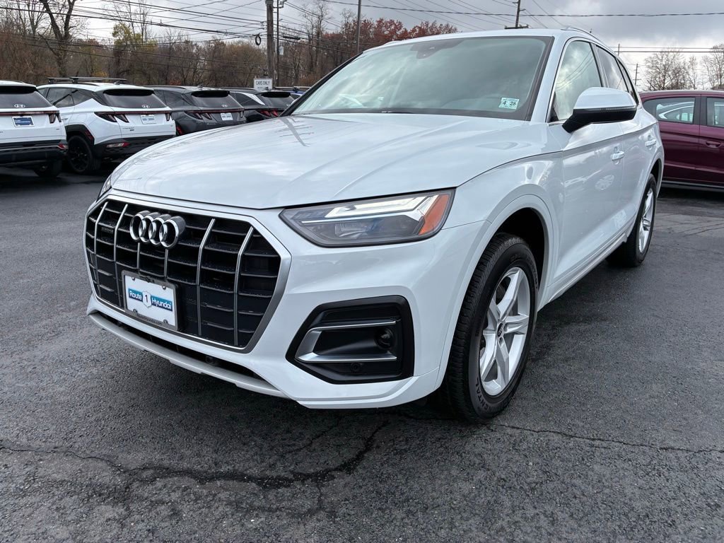 Used 2023 Audi Q5 2.0T Premium w/ Convenience Package image 3