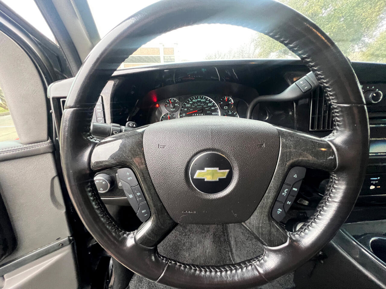 Used 2017 Chevrolet Express 2500 Extended image 20