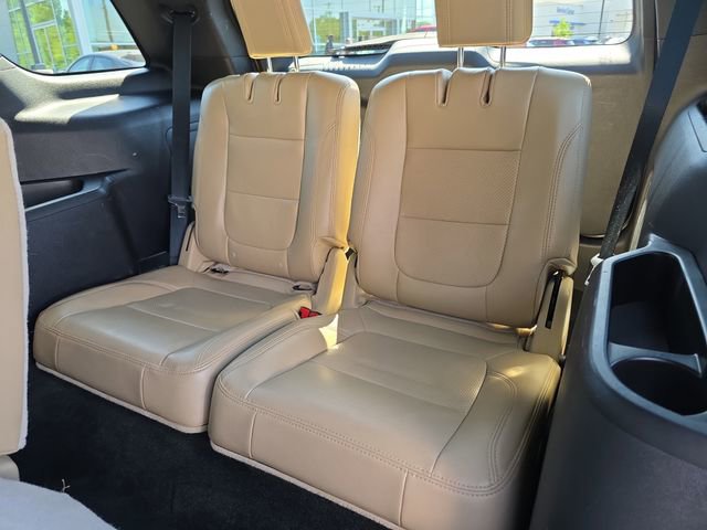 Used 2017 Ford Explorer XLT image 12
