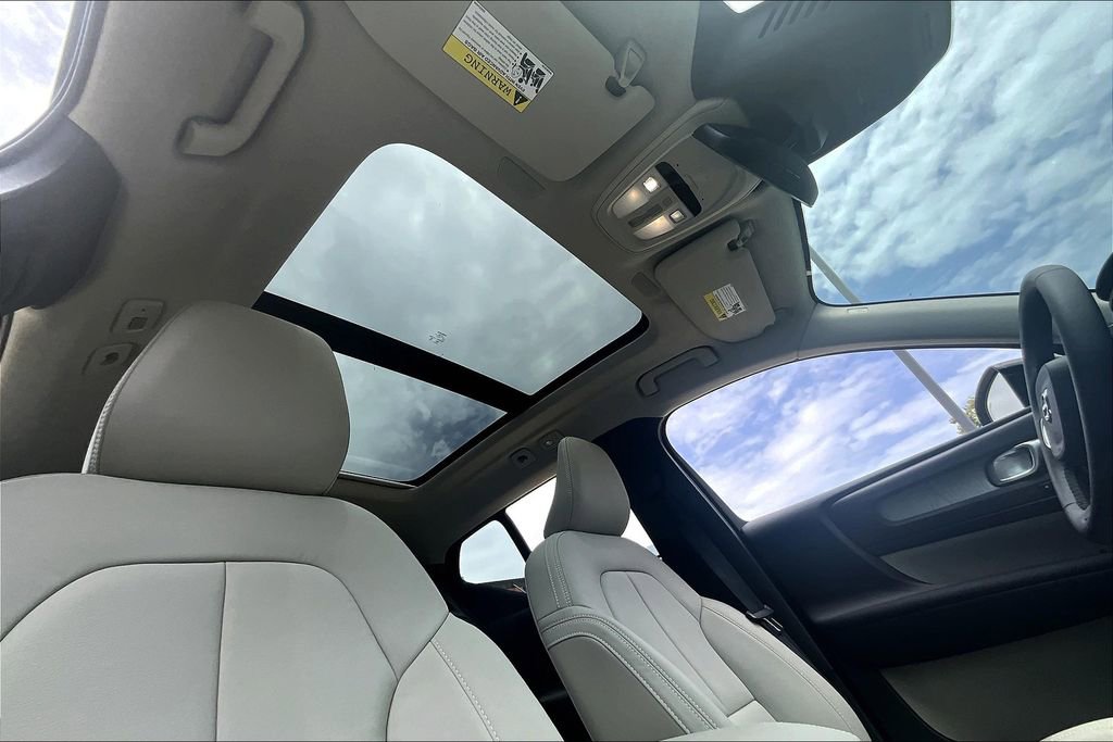 New 2026 Volvo XC40 B5 Plus w/ Protection Package Premier image 26