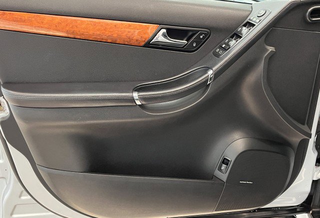 Used 2008 Mercedes-Benz R 350 4MATIC image 13