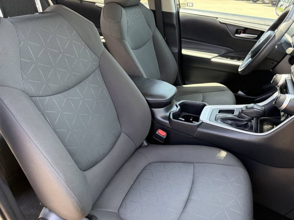 Used 2024 Toyota RAV4 XLE w/ Convenience Package FWD image 16