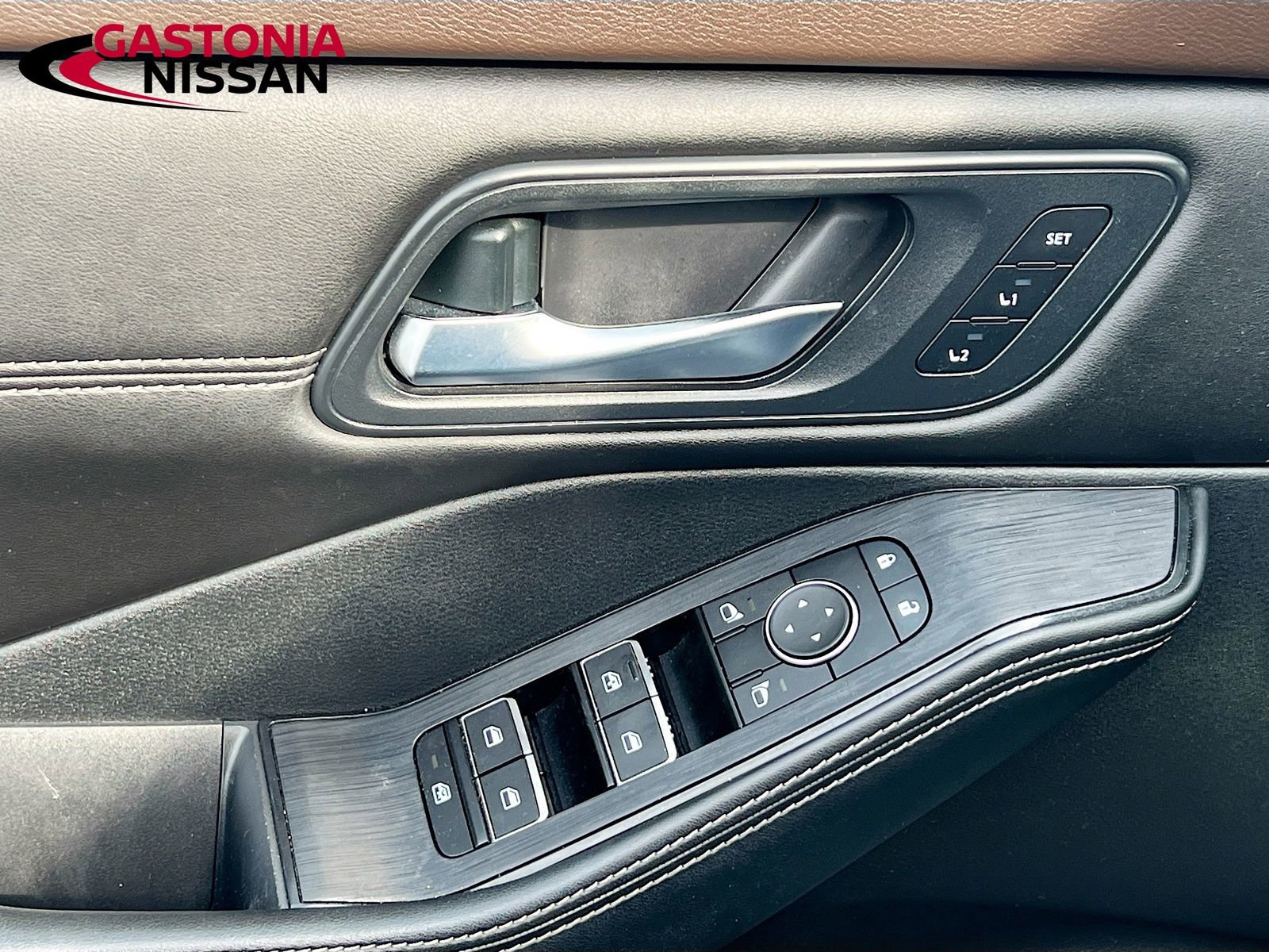 Used 2023 Nissan Rogue SL w/ SL Premium Package image 23