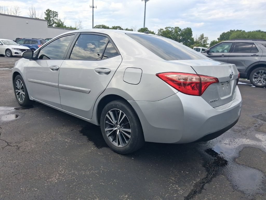 Used 2019 Toyota Corolla LE w/ LE Premium Package w/Moonroof FWD image 3