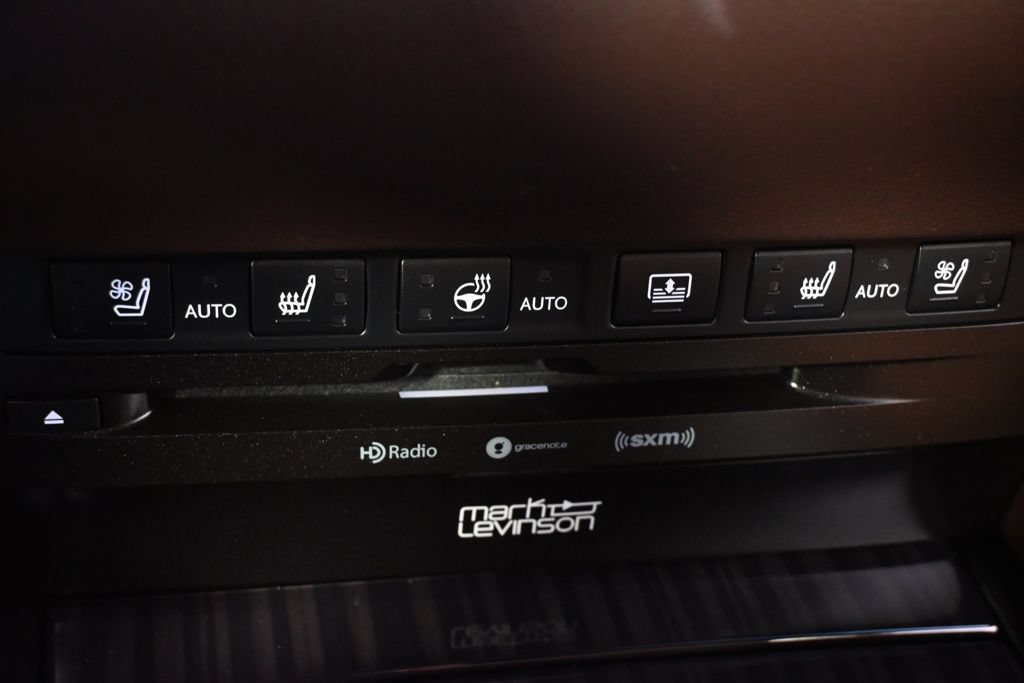 Used 2020 Lexus ES 350 Ultra Luxury w/ Accessory Package 2 FWD image 33