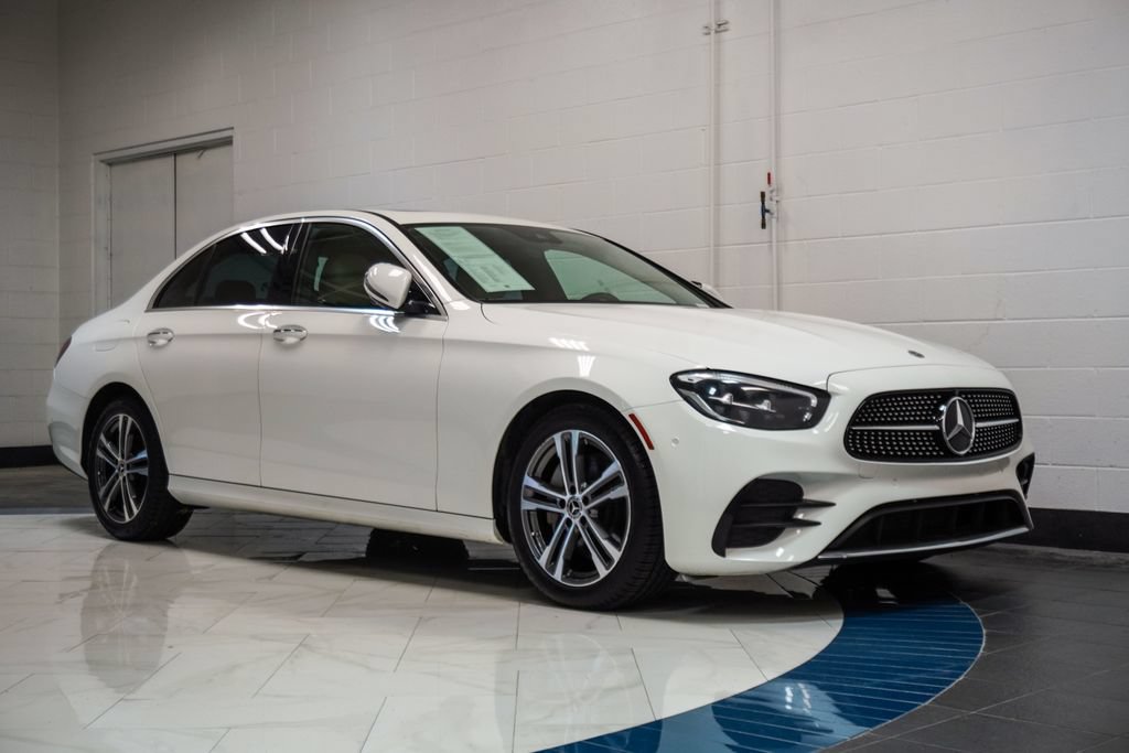 Used 2022 Mercedes-Benz E 350 4MATIC Sedan image 5