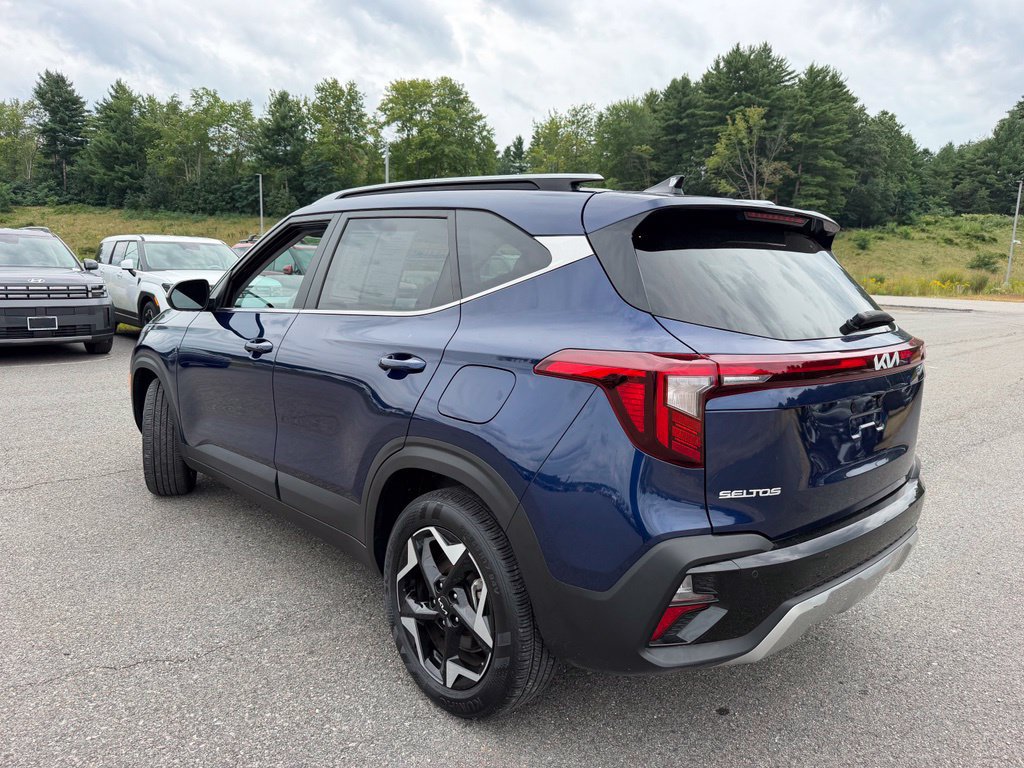 Used 2025 Kia Seltos EX w/ EX Sunroof Package AWD/4WD image 2