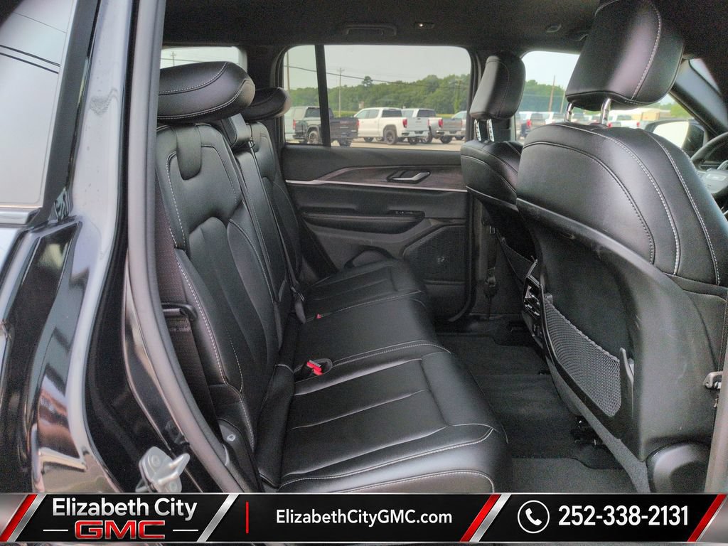 Used 2024 Jeep Grand Cherokee Limited w/ Trailer Tow Package AWD/4WD image 19