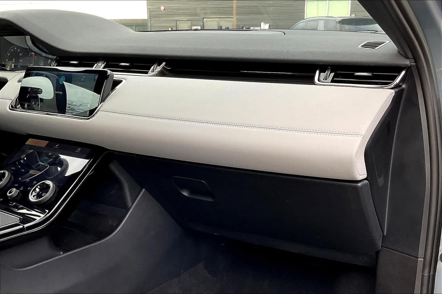 Used 2023 Land Rover Range Rover Evoque R-Dynamic SE AWD/4WD image 15