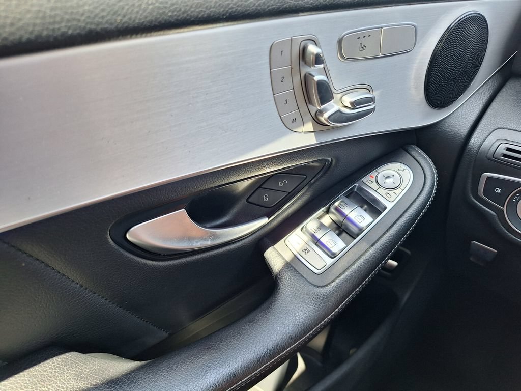 Used 2022 Mercedes-Benz GLC 300 image 17
