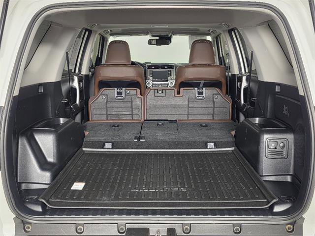 Used 2020 Toyota 4Runner Limited AWD/4WD image 21