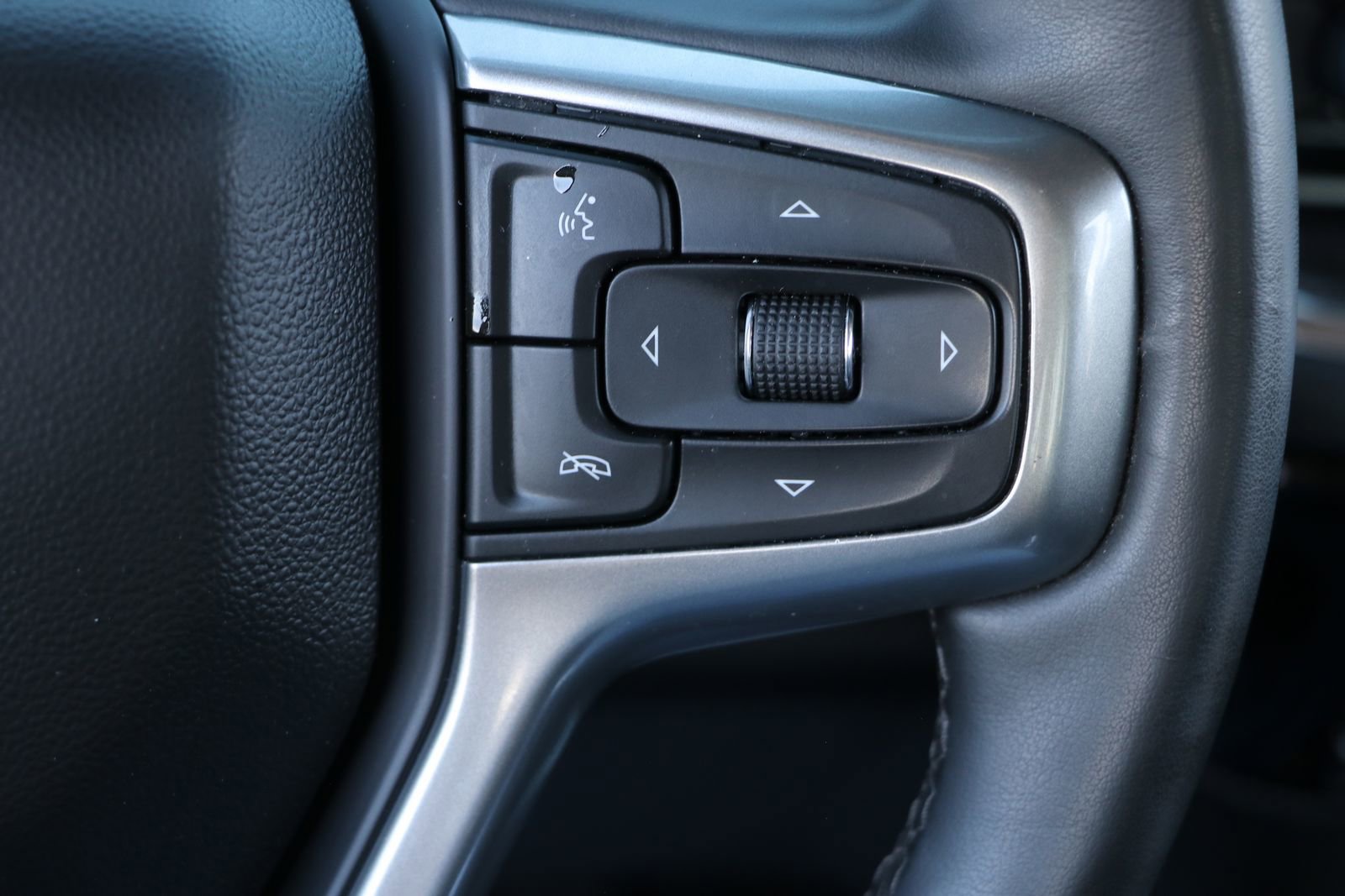 Used 2025 Chevrolet Silverado 2500 LTZ w/ LTZ Premium Package image 19