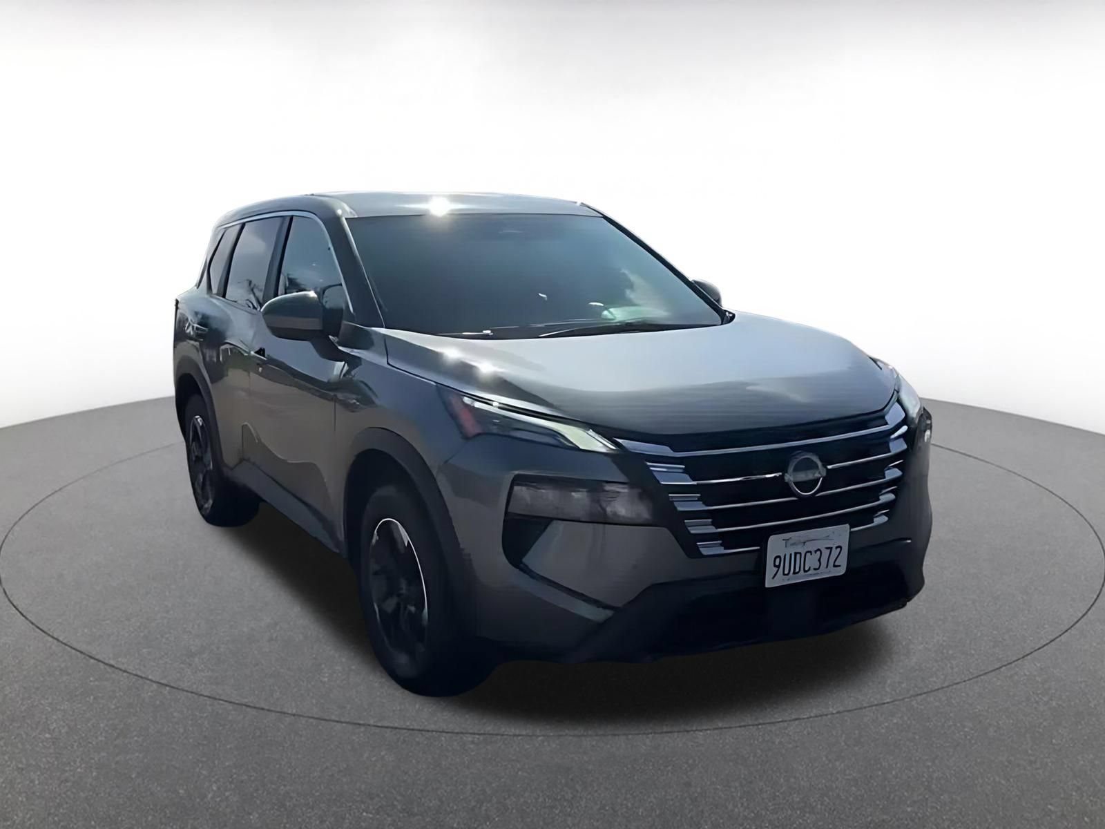 Used 2025 Nissan Rogue SV FWD image 3