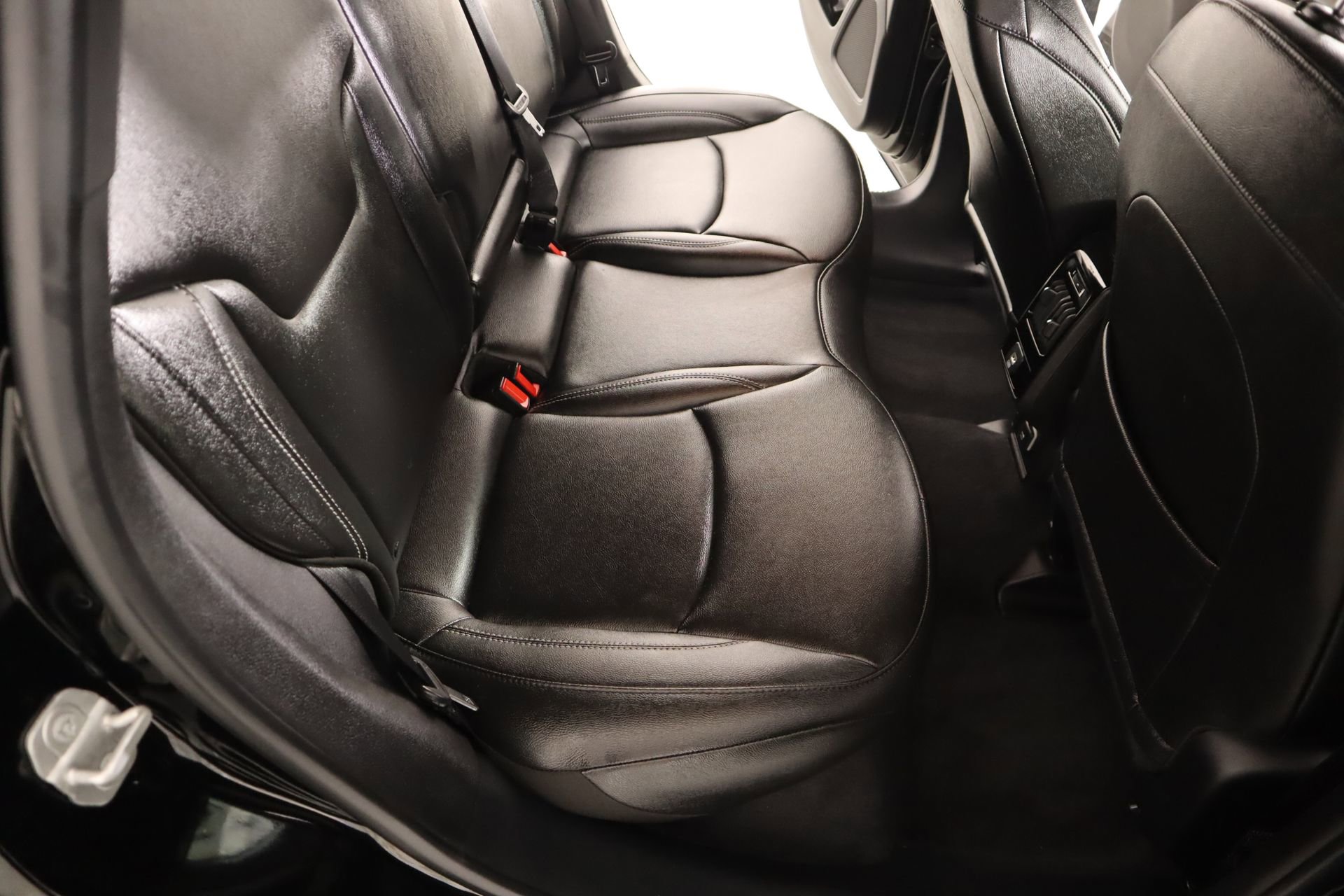 Used 2025 Jeep Compass Limited image 13