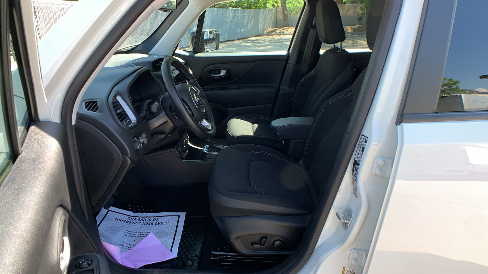 Used 2023 Jeep Renegade Latitude w/ Premium Group AWD/4WD image 11