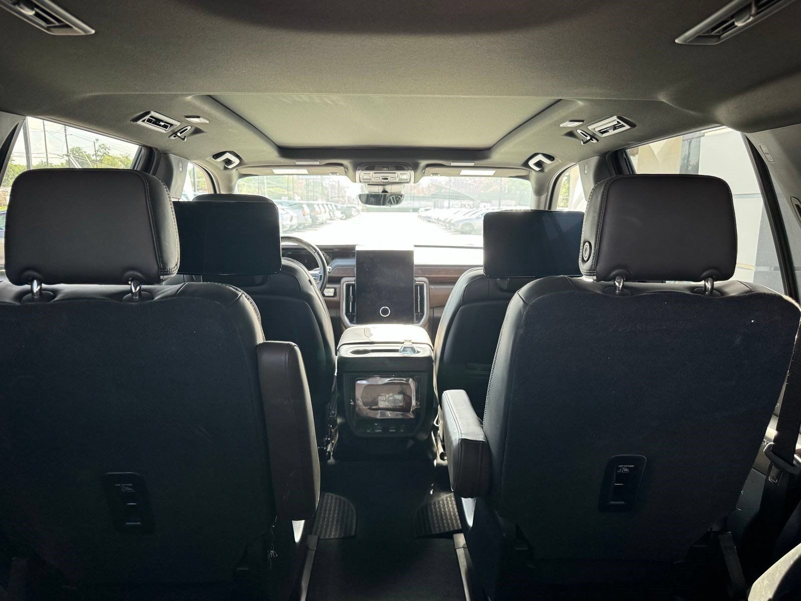 Certified 2025 GMC Yukon Denali Ultimate AWD/4WD image 30