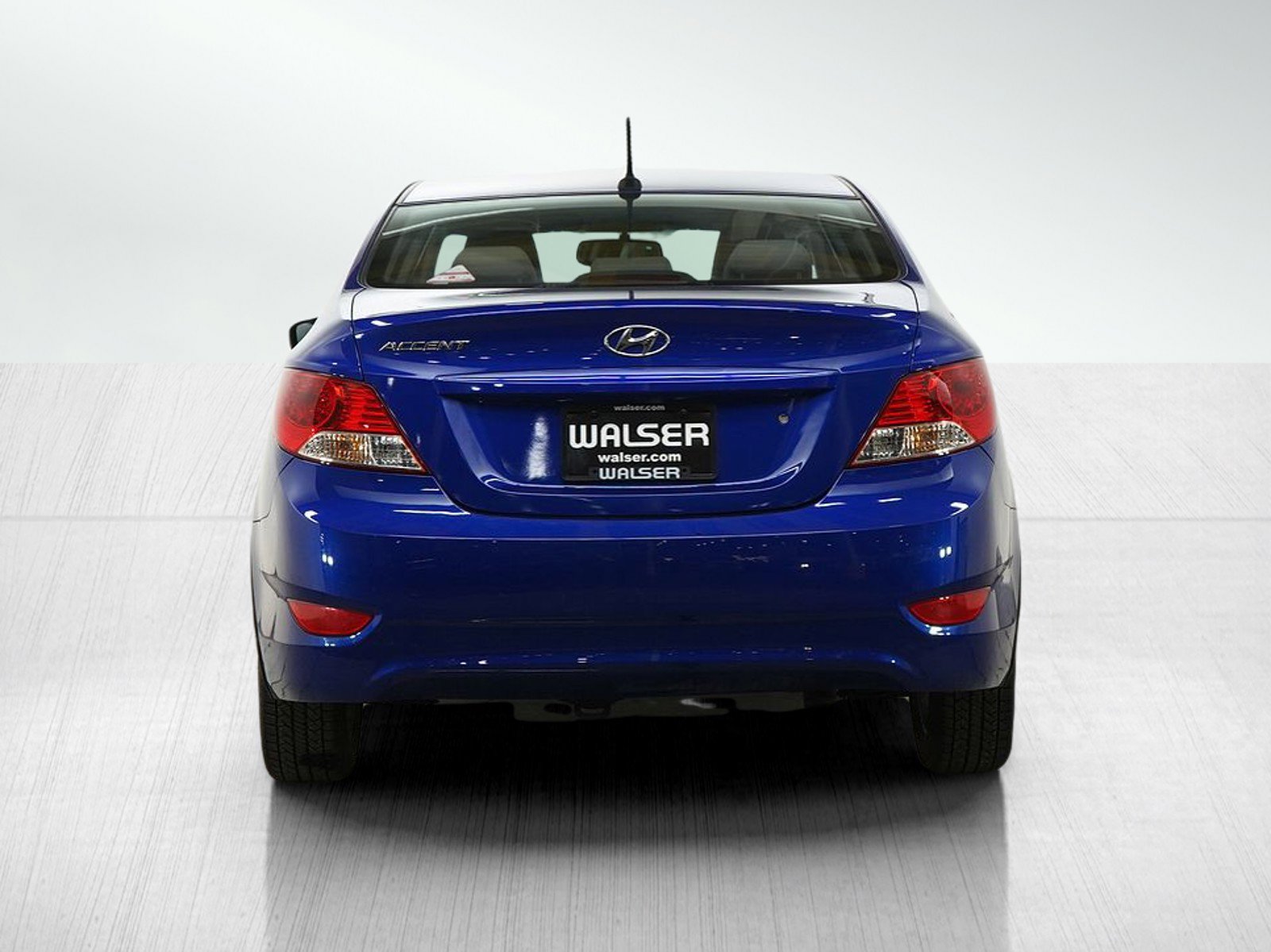 Used 2013 Hyundai Accent GLS w/ Premium Pkg FWD image 4