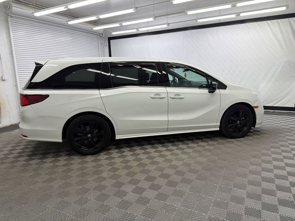 Used 2023 Honda Odyssey Sport image 6