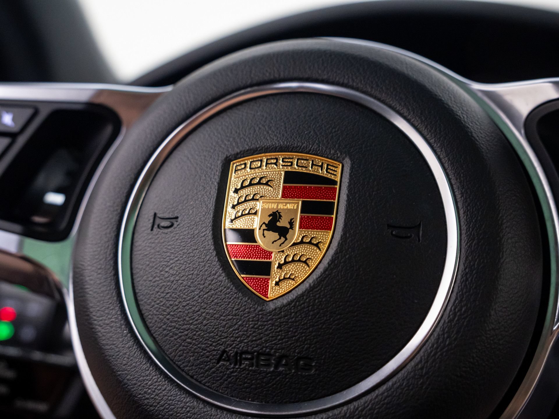 Certified 2023 Porsche Cayenne AWD/4WD image 32