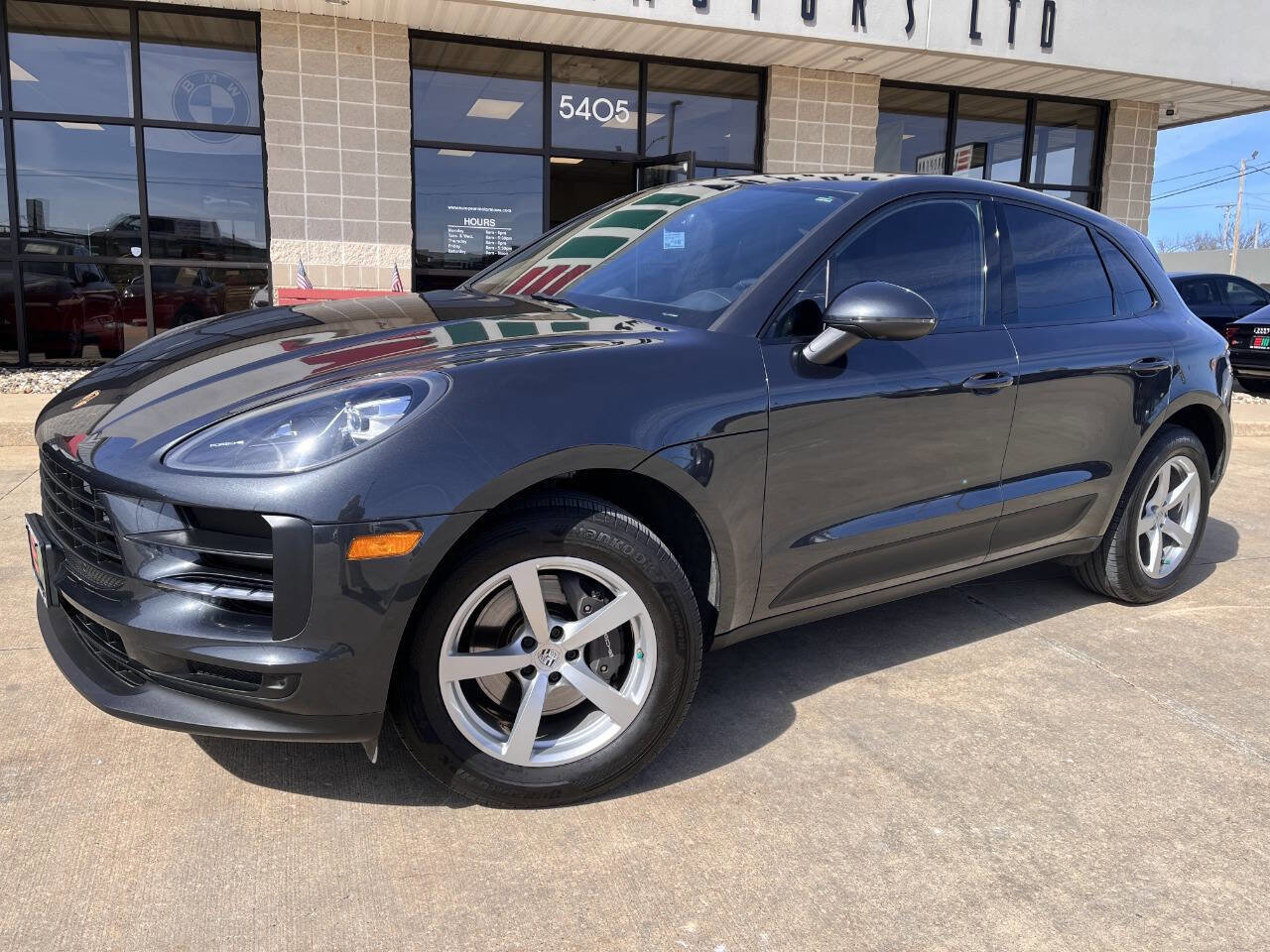 Used 2021 Porsche Macan image 2