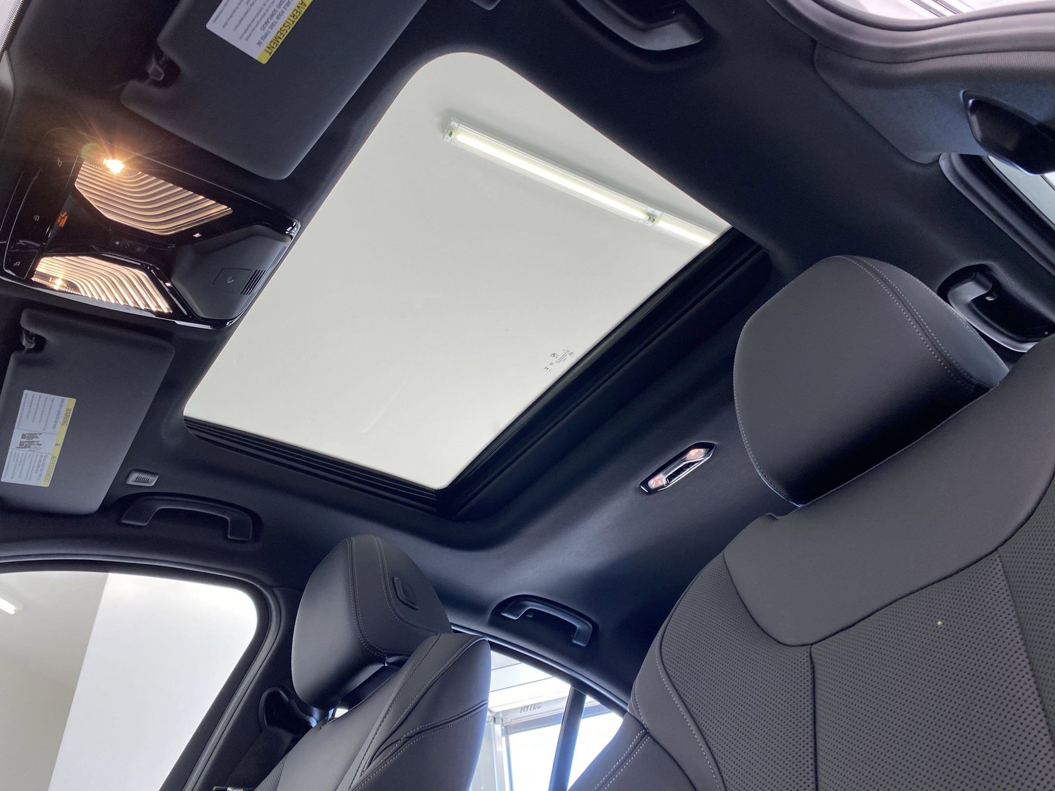 Used 2025 BMW 330i xDrive Sedan w/ M Sport Package image 14