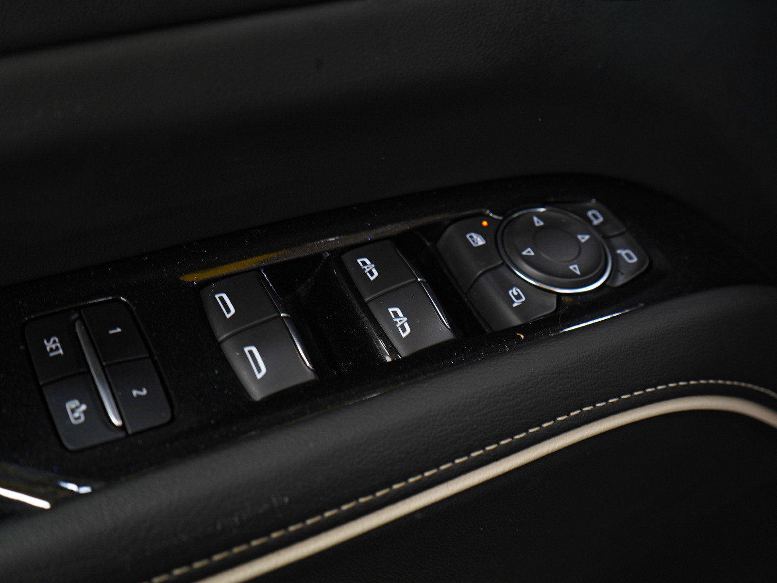 Used 2024 Cadillac Escalade ESV Premium Luxury image 26