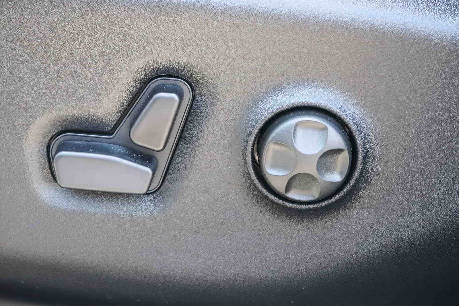 New 2027 Chrysler Pacifica Select FWD image 25
