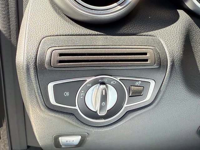 Used 2021 Mercedes-Benz GLC 300 4MATIC image 19
