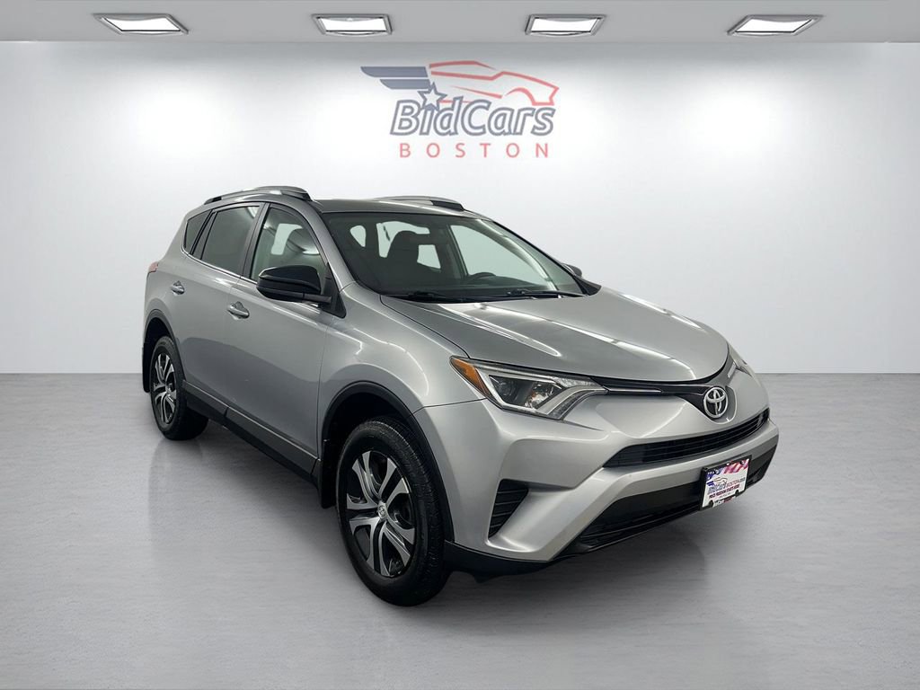 Used 2016 Toyota RAV4 LE AWD/4WD image 3