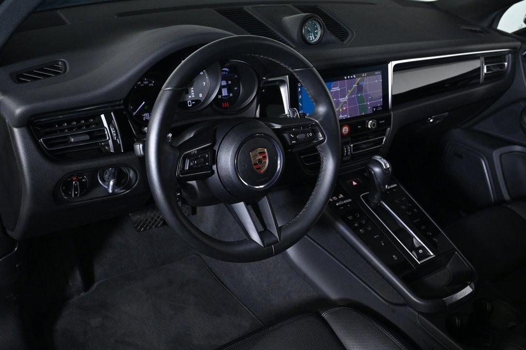 Used 2025 Porsche Macan S image 4