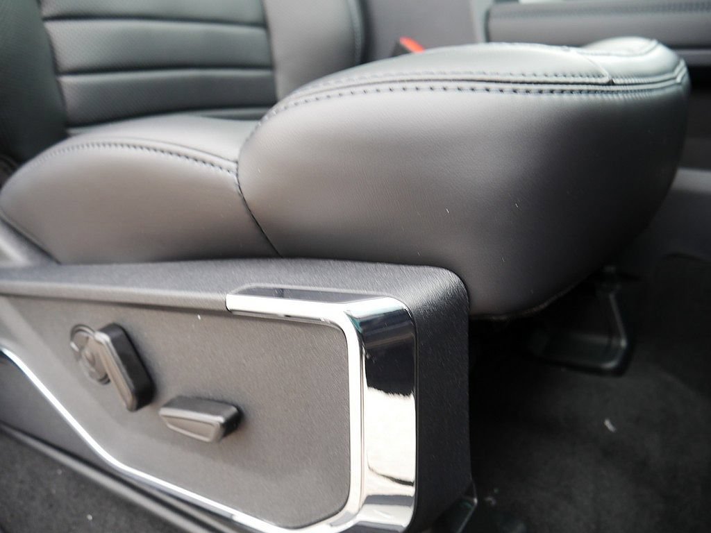 Used 2026 Ford F350 Platinum AWD/4WD image 37