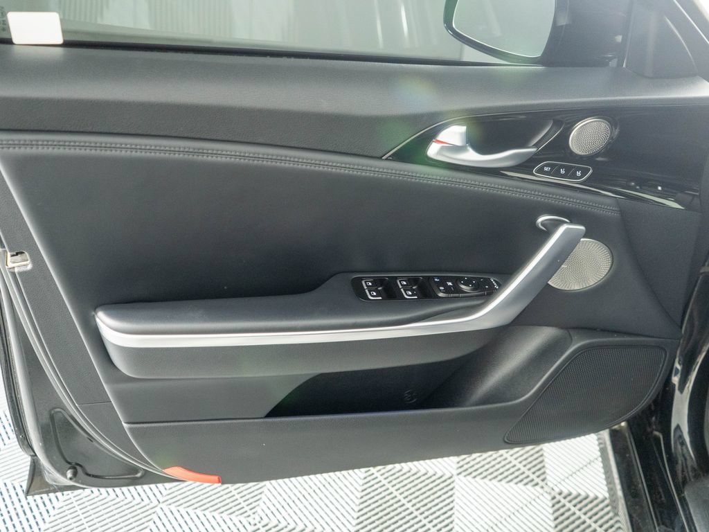 Used 2018 Kia Stinger Premium RWD image 23