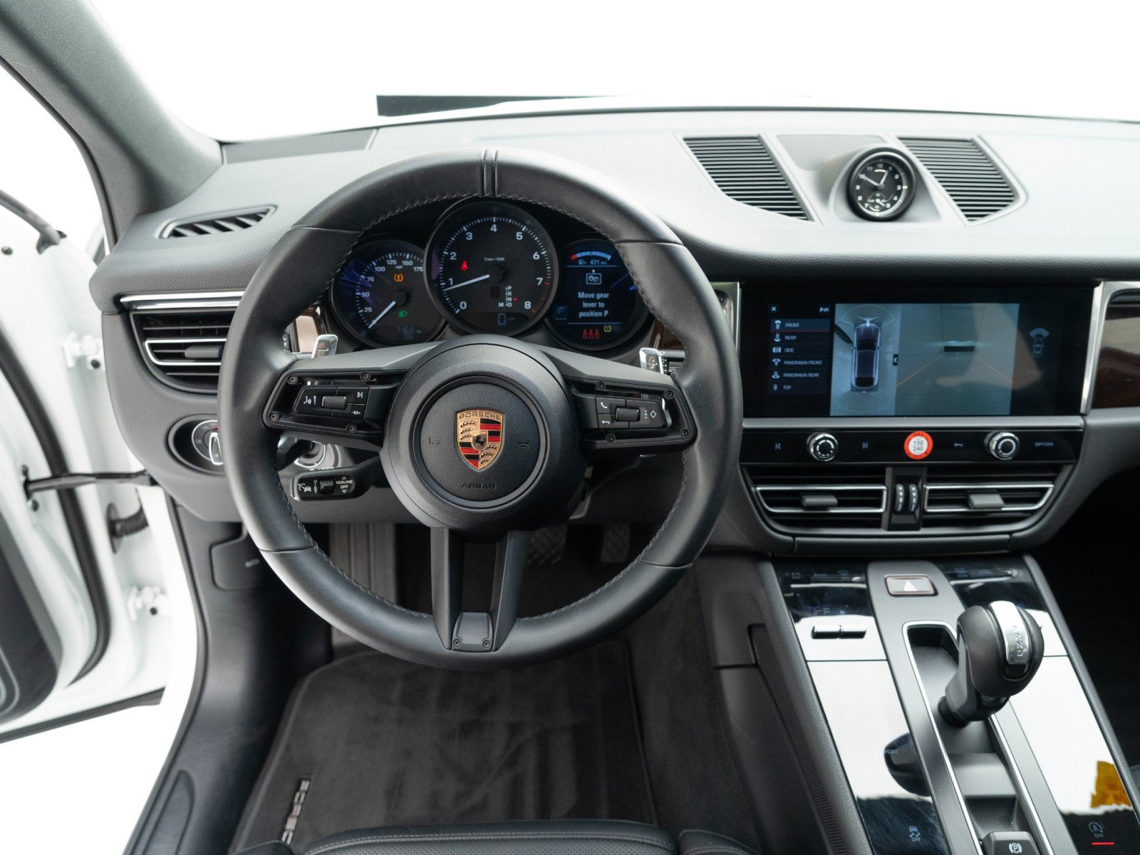 Certified 2025 Porsche Macan image 31