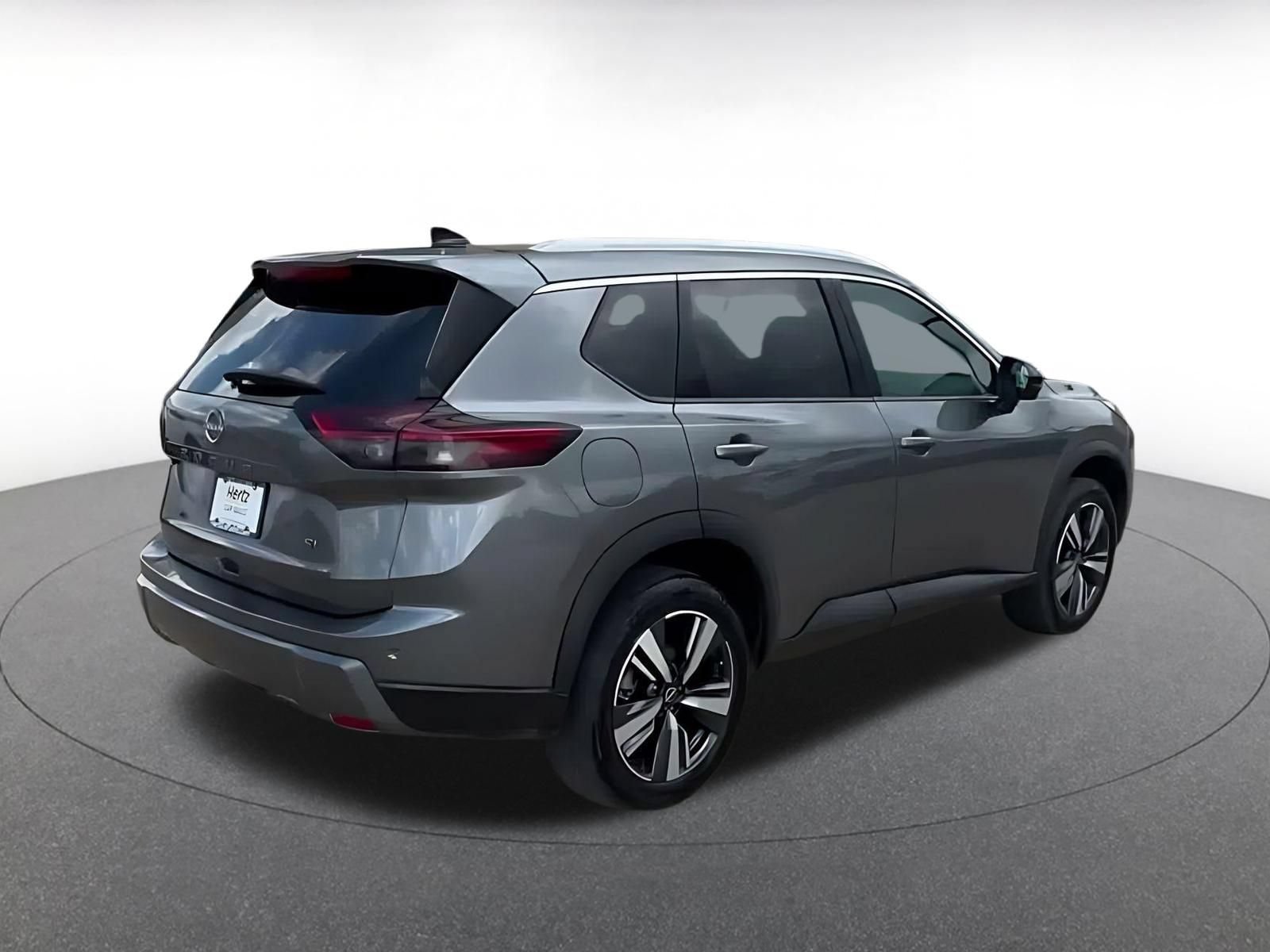 Used 2026 Nissan Rogue SL FWD image 13
