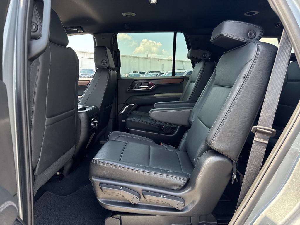 Used 2025 GMC Yukon Denali AWD/4WD image 18