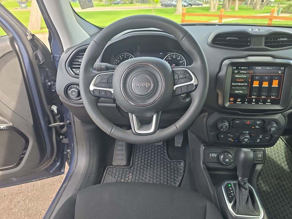 Used 2023 Jeep Renegade Altitude AWD/4WD image 15