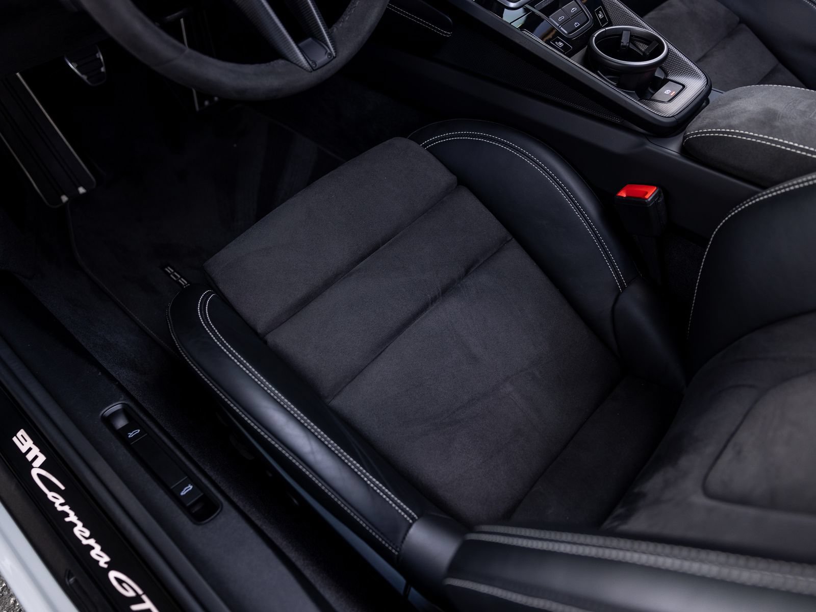 Certified 2022 Porsche 911 Carrera GTS w/ Premium Package RWD image 44
