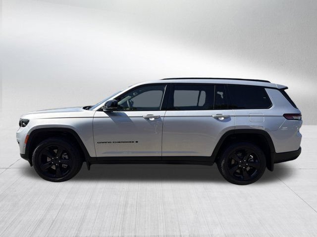 Certified 2025 Jeep Grand Cherokee L Limited w/ Luxury Tech Group II AWD/4WD image 8