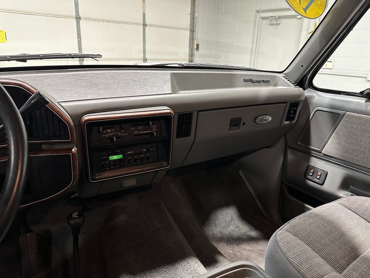Used 1988 Ford Bronco AWD/4WD image 28